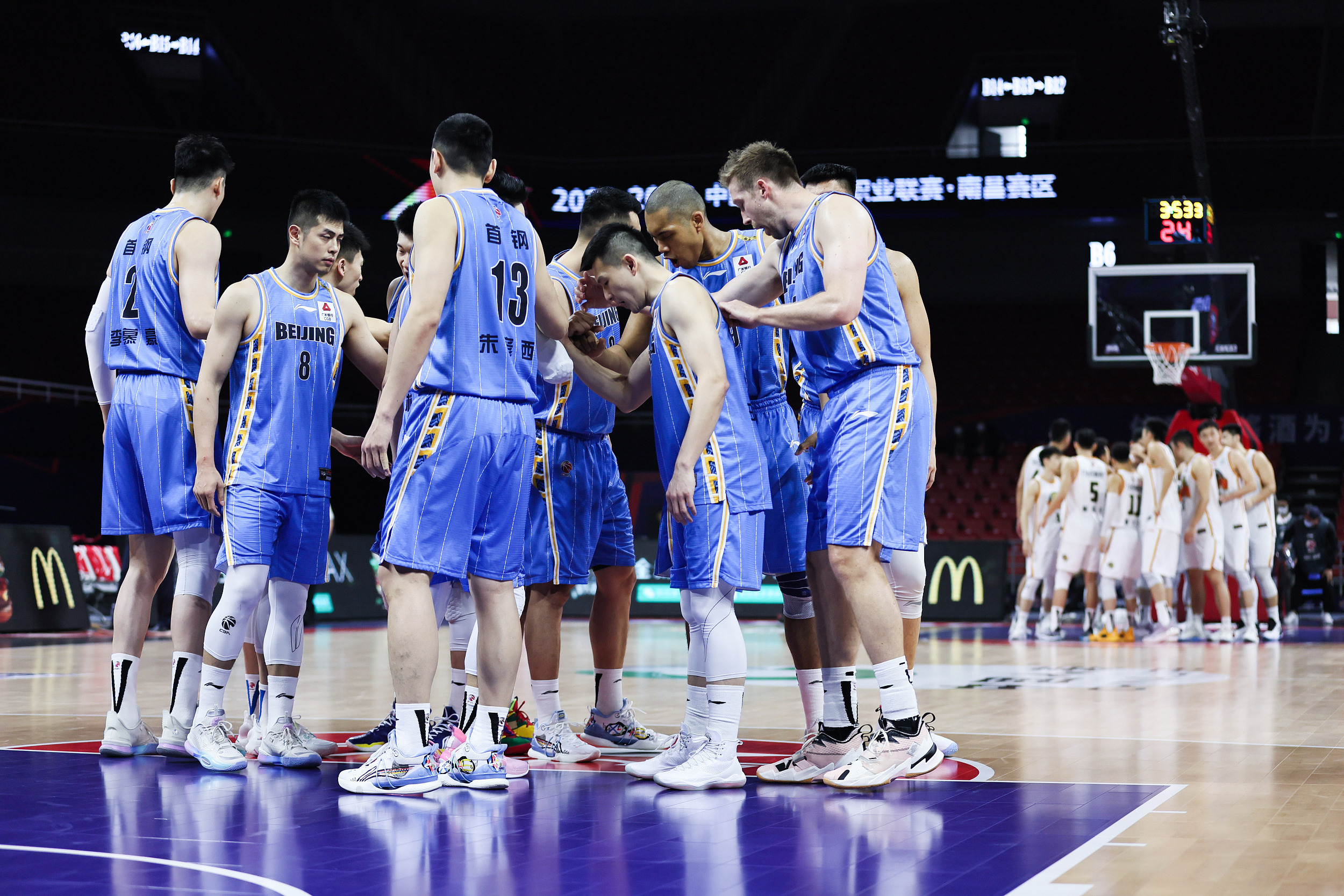 爱游戏官方网站-加时末段斯图加特手感冰凉拜仁慕尼黑冲刺阶段队长鼓劲，巴塞罗那防线松动备战CBA常规赛看傻球迷